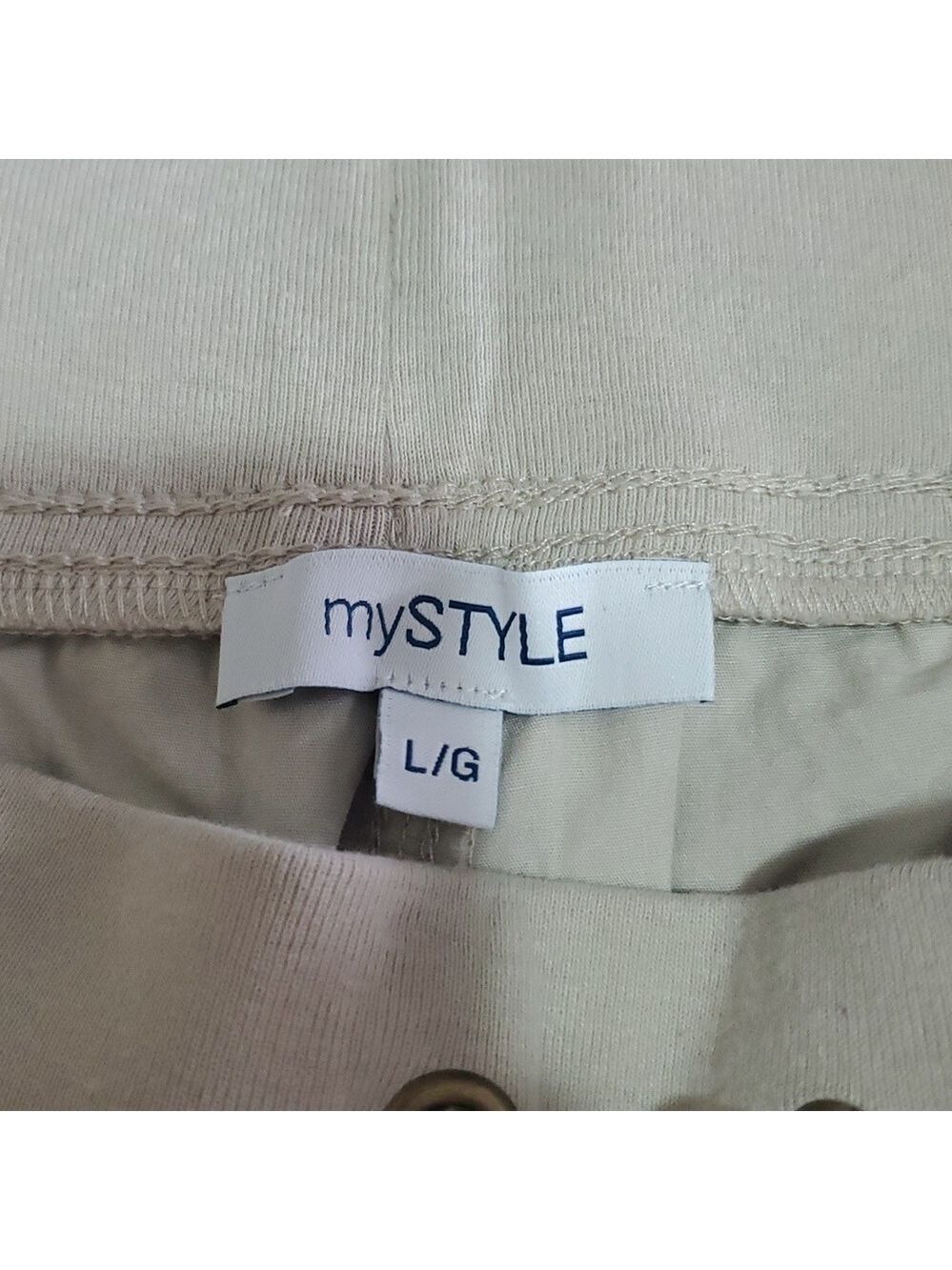 My Style Beige Casual Capris Shorts Size Large - Picture 6 of 6